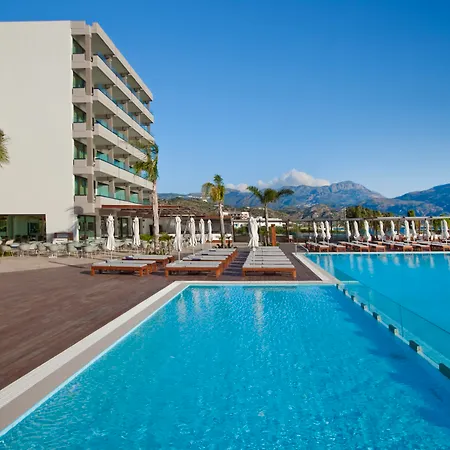 Ξενοδοχείο Alimounda Mare 5*