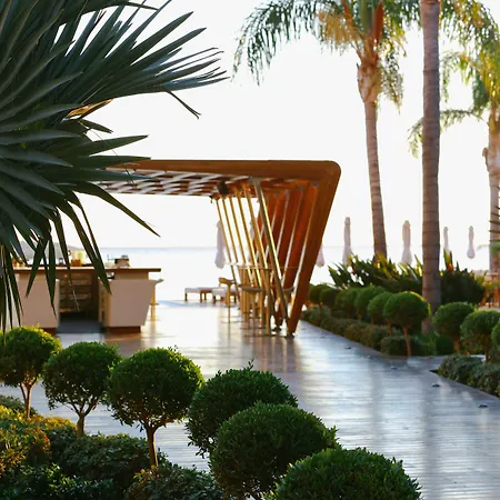 Ξενοδοχείο Alimounda Mare 5*