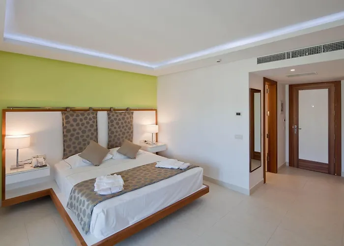 Hotel Alimounda Mare 5*