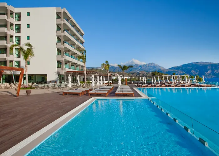 Hotel Alimounda Mare 5*