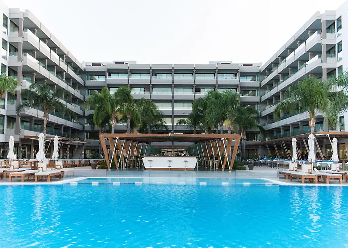 Alimounda Mare Hotel Kárpatos