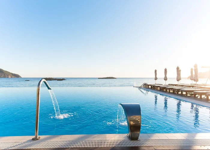 Hotel Alimounda Mare 5*